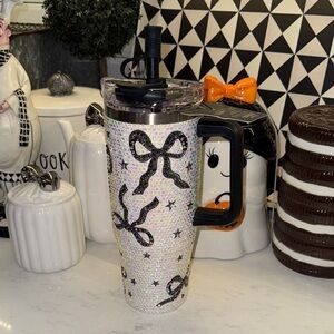 Sparkling Bow-Patterned Tumbler with Handle
